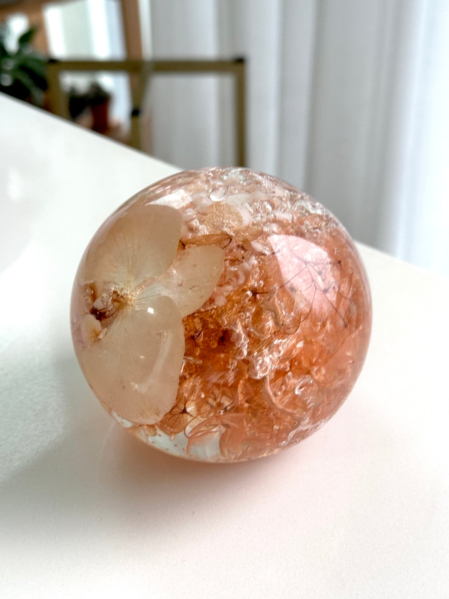 Esfera Flower Bomb 10cm com Flores Naturais com bolhas