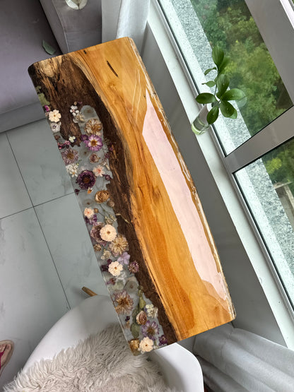 Mesa Aparador Forest com Madeira de Lei e Flores Eternizadas