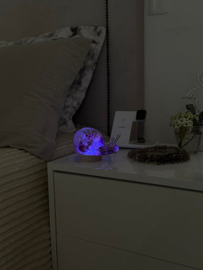 Luminária Escultura de Caracol com Flores naturais Molde Importado