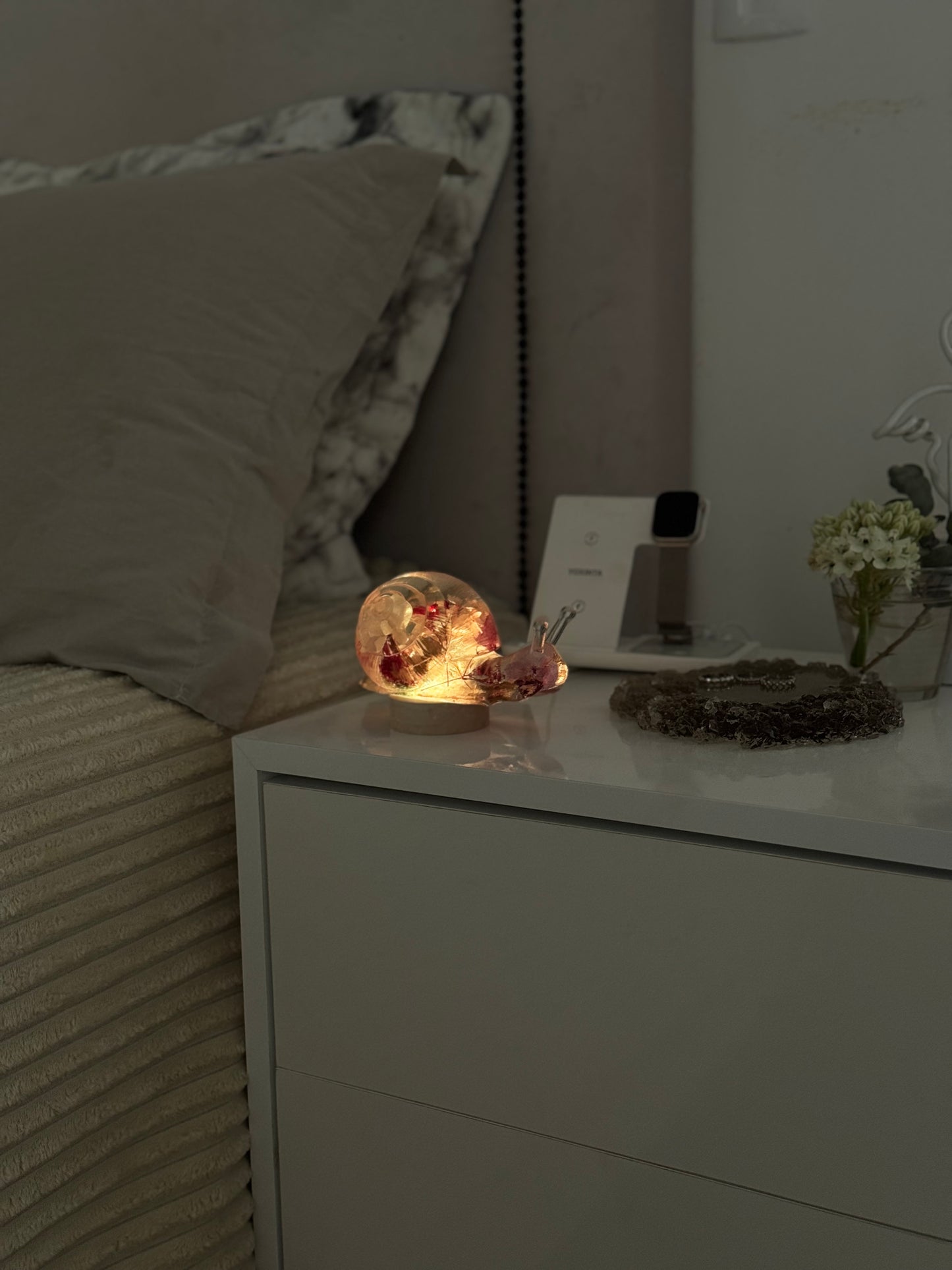 Luminária Escultura de Caracol com Flores naturais Molde Importado