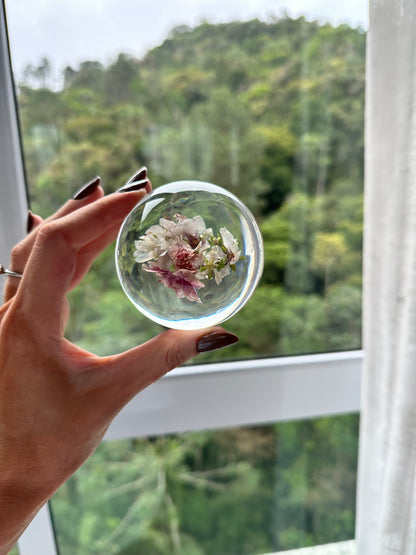 Esfera Iluminada com Flor de Cerejeira Real