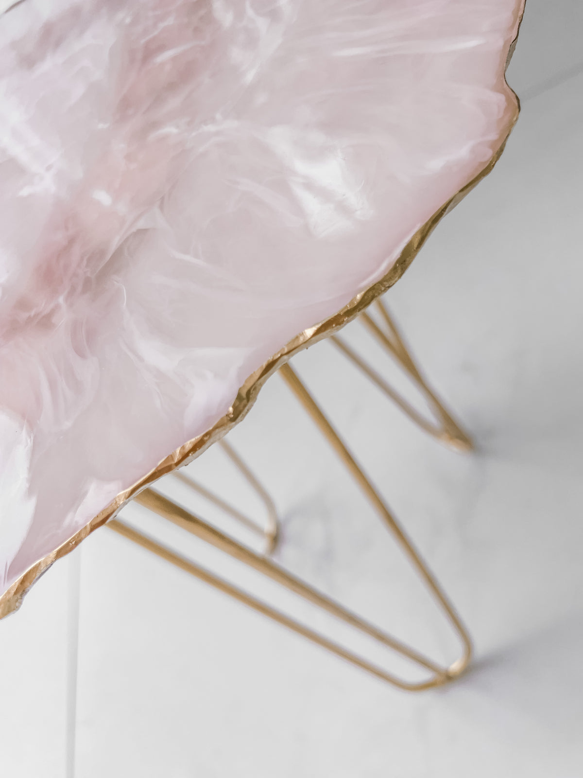 Mesa Lateral Rose Quartz Quartzo em Resina