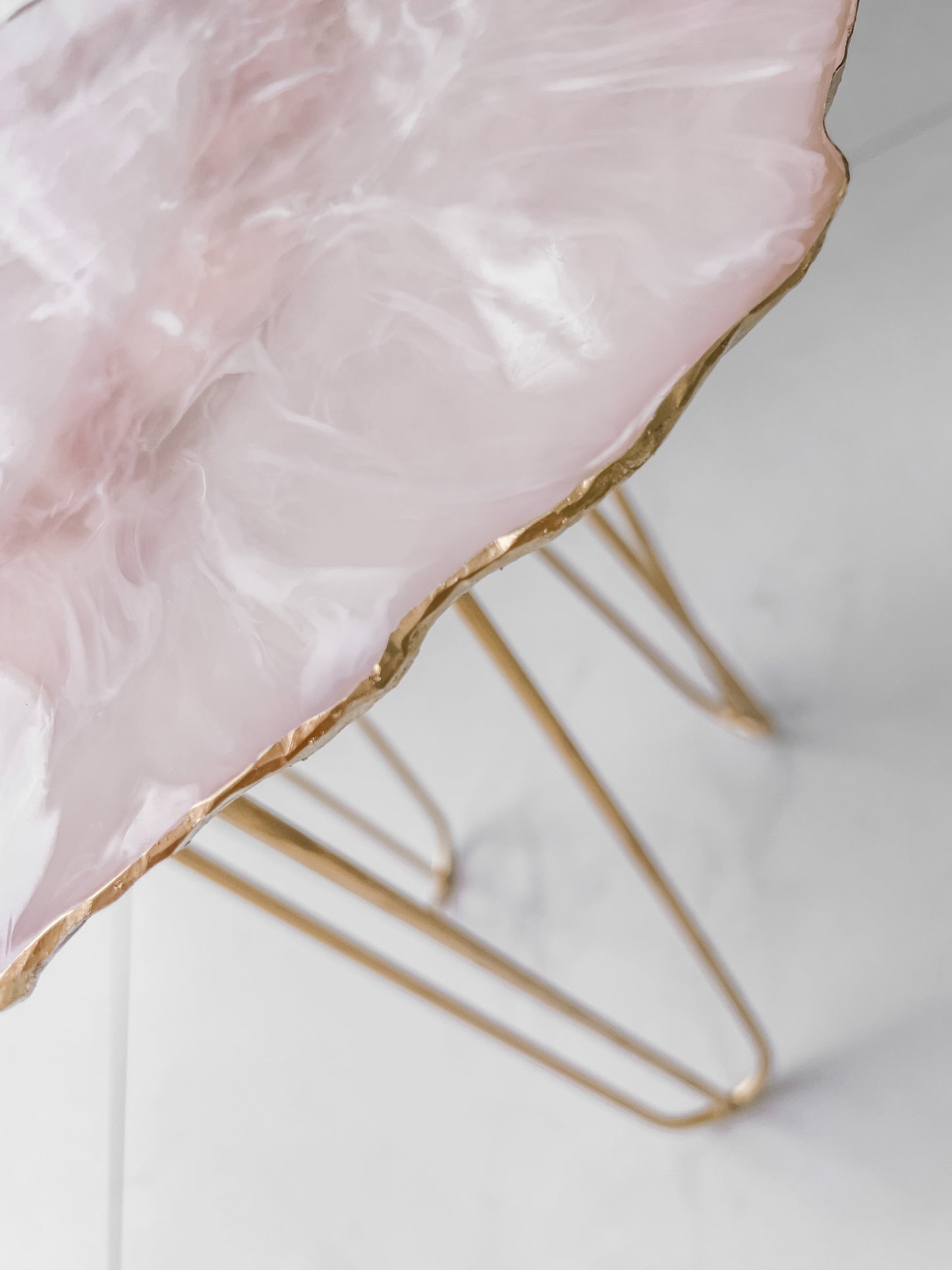 Mesa Lateral Rose Quartz Quartzo em Resina