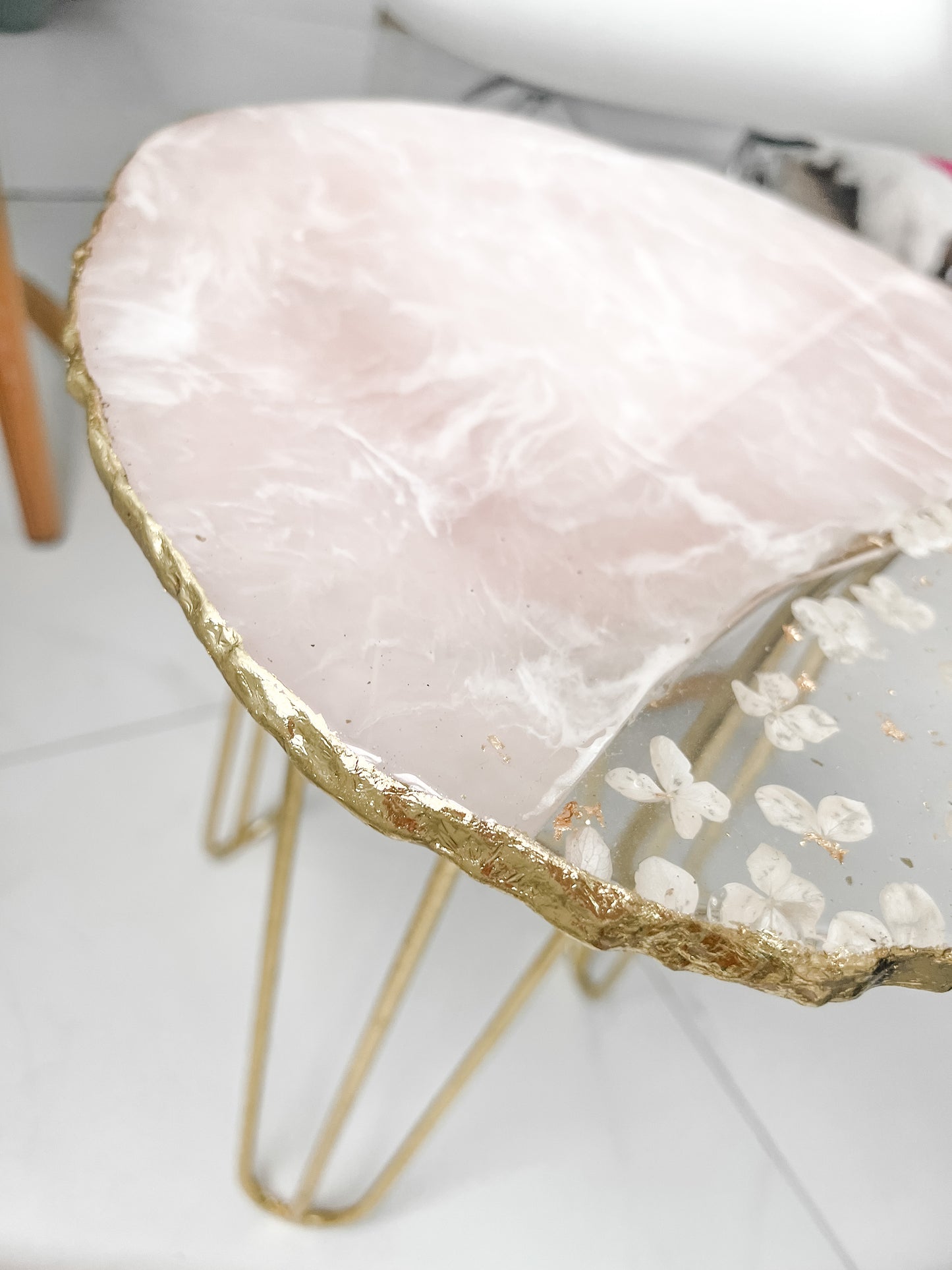 Mesa Lateral Rose Quartz Quartzo em Resina