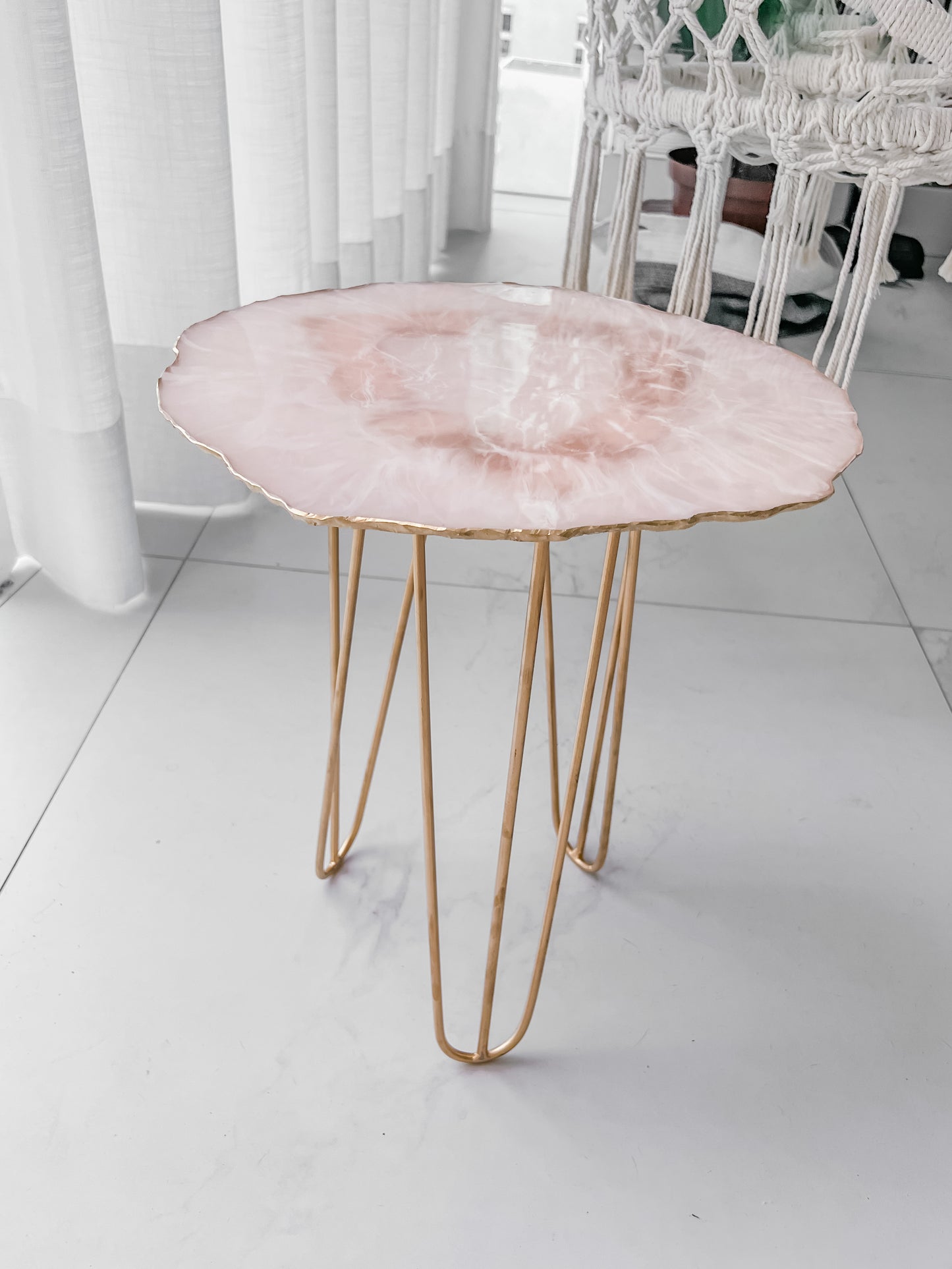 Mesa Lateral Rose Quartz Quartzo em Resina
